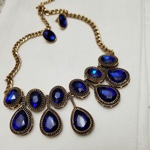 Neckpiece and matching earining